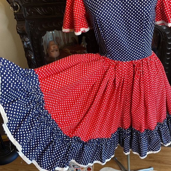 Adorable handmade swing dress - Picture 2 of 6